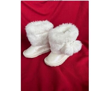 Girls Toddler Size 6 White Faux Fur Winter Boots w/ Pom Poms  Holiday Christmas